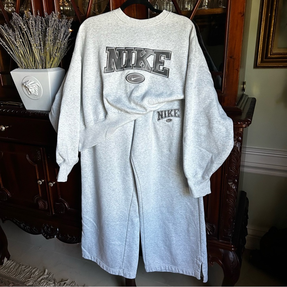 Nike Phoenix Fleece Heather Grey Cropped Sweatshirt & Wideleg Sweatpants Set